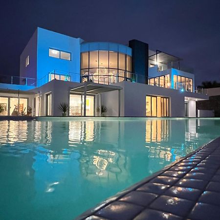Villa The Eagles 阿德耶 外观 照片
